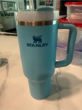 Stanley Quencher H2.0 40 oz Tumbler – Light Blue 🩵